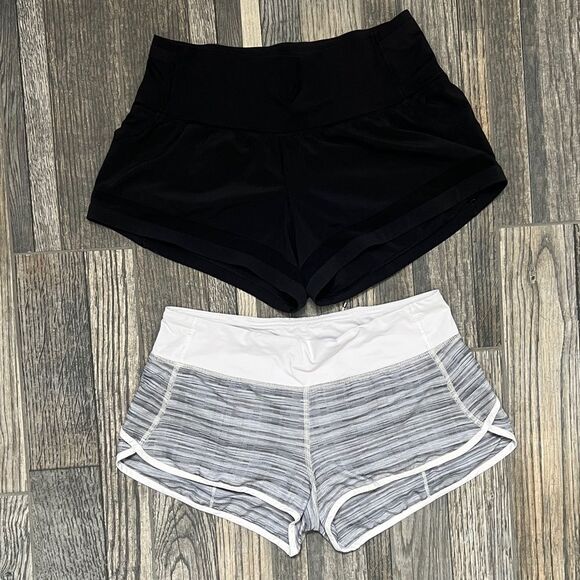 🔥 Lot of 2 - LULULEMON Double Lined Work Out Gym Running Shorts Women Sz 6 - EU - Picture 1 of 13